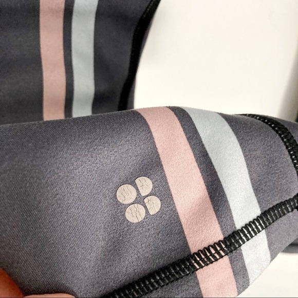 SWEATY BETTY Double Duty Reversible Crop Leggings - Picture 11 of 11